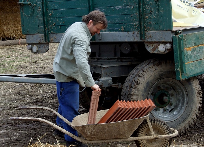 DSCF6580_C.jpg - Kolo a kolečko - aneb Vlaďka má vůz, Jeníček vozíček.